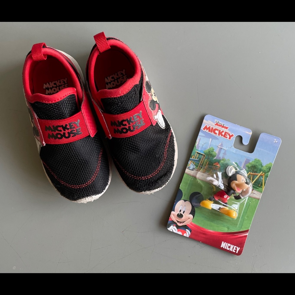 Disney Mickey Light Up Sneakers sz8C